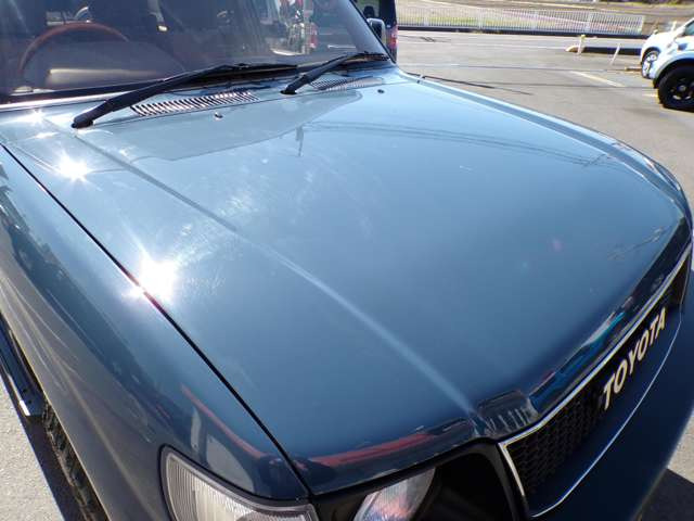 �N���J��SUV�̂ق��ɂ��A���t�@�[�h�E�G���O�����h�E�Z���i�E�X�e�b�v���S���E���H�N�V�[�E���F���t�@�C�A�E�I�f�b�Z�C�E�A���Ԃ��|���V�F�J�C�G�� �~�j�N���X�I�[�o�[�I�[��4 �L���v�e�B�o���݌ɂ��Ă���܂�