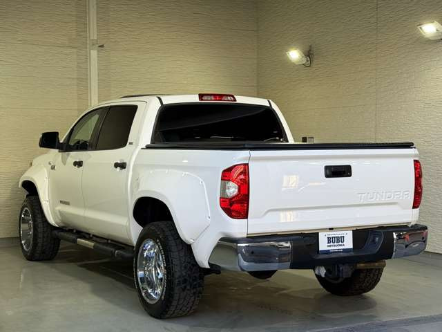 タンドラクルーマックス SR5 5.7 V8 4WD