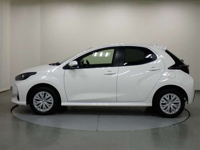 ヤリス1.5 ハイブリッド X E-Four 4WD