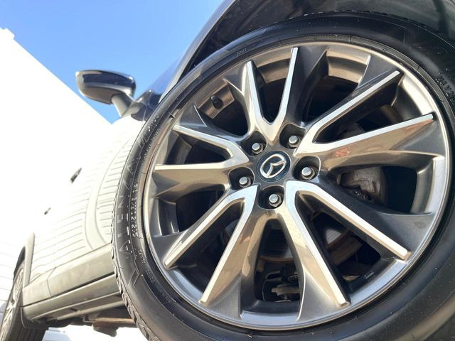 �y����18�C���`�A���~�z�C�[���z�O�ςɃ}�b�`���������A���~�z�C�[���𑕒����Ă���܂��B�e��ЊO�A���~�z�C�[����A�X�^�b�h���X�^�C�����戵�����Ă���܂��B���񂲑��k����������