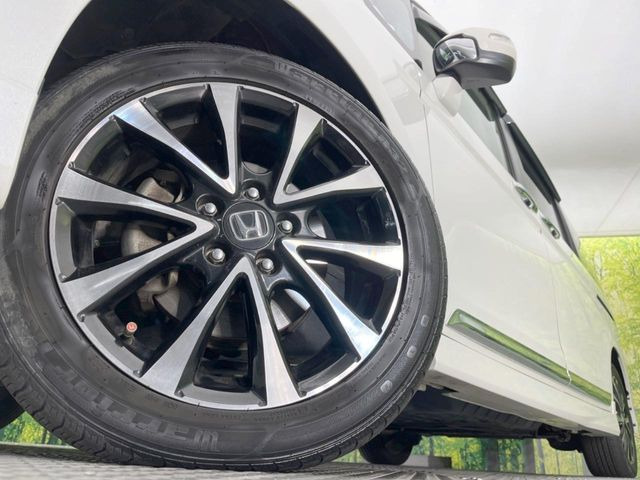 �y�����A���~�z�C�[���z�O�ςɃ}�b�`���������A���~�z�C�[���𑕒����Ă���܂��B�e��ЊO�A���~�z�C�[����A�X�^�b�h���X�^�C�����戵�����Ă���܂��B���񂲑��k����������