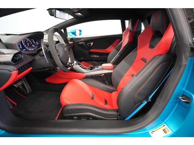 �Ԃ��f����V�[�g�̓��[�V�[�ȃC���[�W��f�i�����܂��B�h�A���J�����u�Ԃɂ��Ȃ����A�O���b�V�u�ȃh���C�r���O�̌��ɂ��A�ꂵ�܂��B