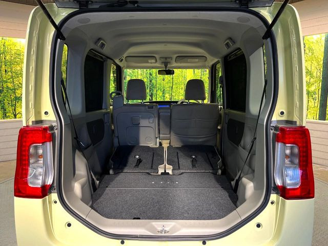 普段のお買い物や通勤、送迎等に十分な荷室スペースを確保しております。セカンドシートを倒すと、大きな荷物の積載も可能です♪