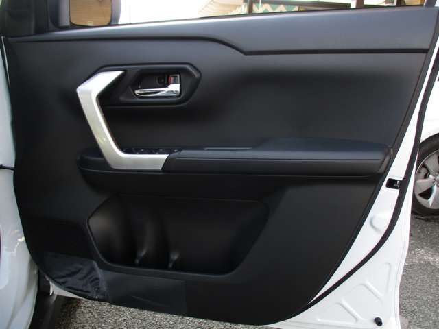 �o�^�ϖ��g�p�ԁE����DA�E�p�m���}�r���[�E�t���Z�O�EHDMI�ECarplay/AndroidAuto�E����16AW�ELED�w�b�h���C�g�E�����t���A�}�b�g/�o�C�U�[�E�X�}�[�g�A�V�X�g�E�I�[�gHB�E�\�i�[