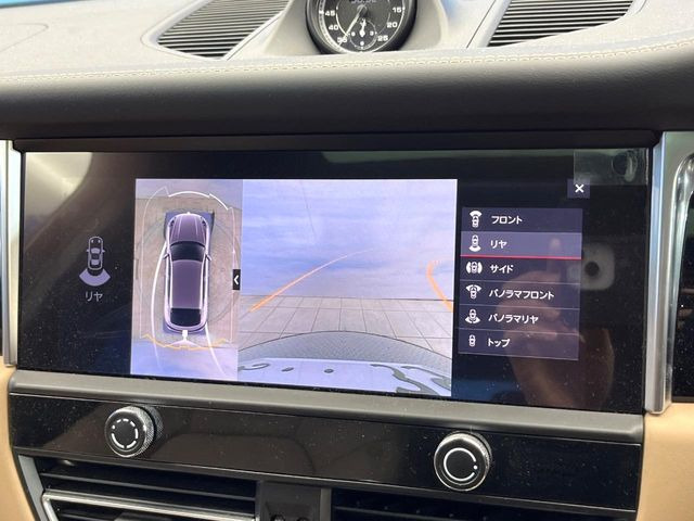 ���p�m���~�b�N�r���[���j�^�[:��p�̃J�����ɂ��A�ォ�猩���낵���悤�Ȏ��_��360�x�N���}�̎��͂��m�F���邱�Ƃ��ł��܂������p�������m�F���₷���A�����ꏊ�ł̐؂�Ԃ��⒓�Ԃ��X���[�Y�ɍs���܂��B