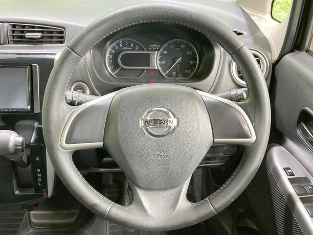 �y�����v�����X�e�A�����O�z�㎿�Ȋv���g�p���邱�ƂŁA��ɂ����������݂ƂĂ��^�]���₷���n���h���ł���