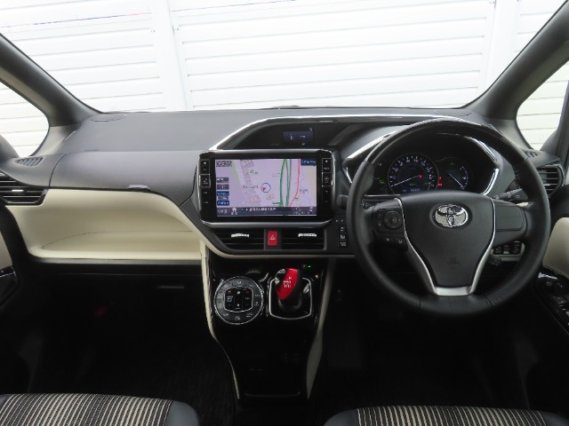 ノア1.8 ハイブリッド Si W×B II