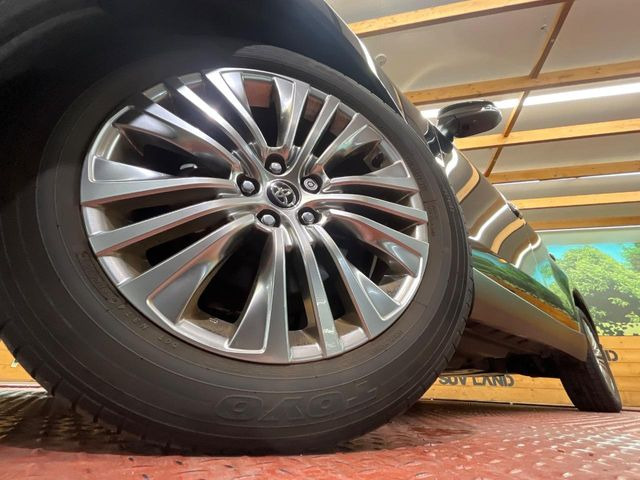 �y����19�C���`�A���~�z�C�[���z�O�ςɃ}�b�`���������A���~�z�C�[���𑕒����Ă���܂��B�e��ЊO�A���~�z�C�[����A�X�^�b�h���X�^�C�����戵�����Ă���܂��B���񂲑��k����������