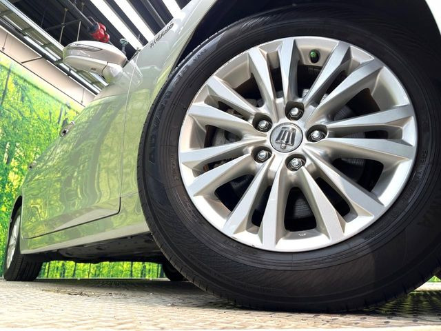 �y����16�C���`�A���~�z�C�[���z�O�ςɃ}�b�`���������A���~�z�C�[���𑕒����Ă���܂��B�e��ЊO�A���~�z�C�[����A�X�^�b�h���X�^�C�����戵�����Ă���܂��B���񂲑��k����������