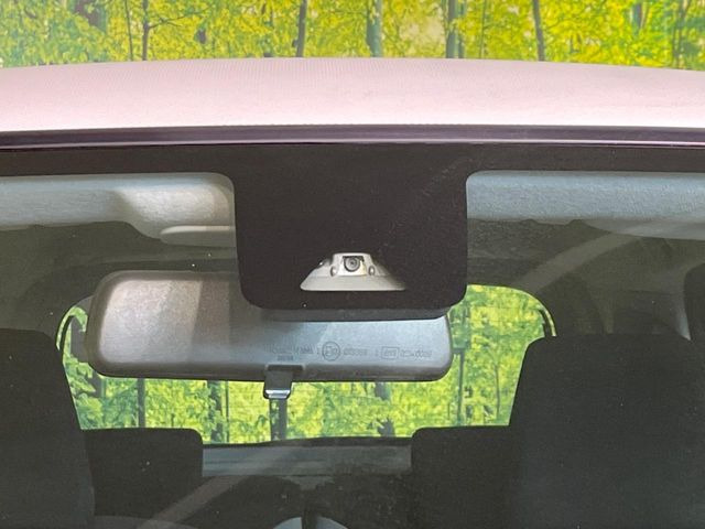 �y�X�}�[�g�A�V�X�g�z���s���ɑO���̎ԗ�����F�����A�Փ˂������Ȏ��͌x��ƃu���[�L�ŏՓˉ���Ɣ�Q�y�����A�V�X�g�B�����S�Ƀh���C�u�����y���݂��������܂��B