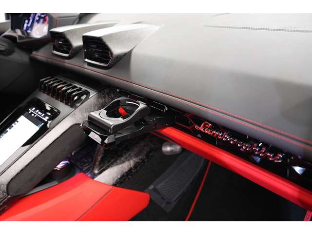 �_�b�V���{�[�h�ɂ̓����{���M�[�j���S���{����Ă���A����Ȃɏ���Ă�������̊��ł��܂��B