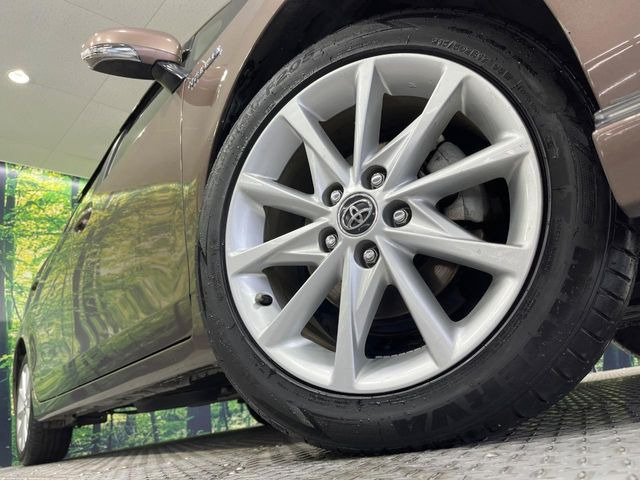 【純正17インチアルミホイール】外観にマッチした純正アルミホイールを装着しております。各種社外アルミホイールや、スタッドレスタイヤも取扱いしております。是非ご相談ください♪