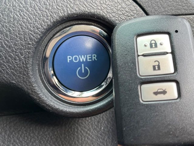 �y�X�}�[�g�L�[�z�J�o����|�P�b�g�ɓ��ꂽ�܂܂ł��h�A�̎{���E�������\�ȃX�}�[�g�L�[�𑕔��B�G���W���̃I���E�I�t�����J�M�����o���K�v����������Ƃ��Ă��֗��ł���