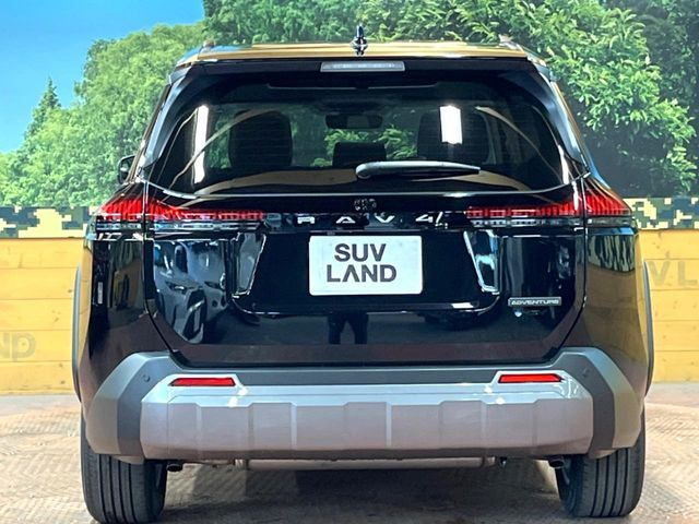 安心の最長10年・走行無制限保証(有償)をご用意。保証内容も充実はもちろん、無料点検&オイル交換や、年中無休の全国・24時間ロードサービスも付帯されておりますのでご安心下さい。