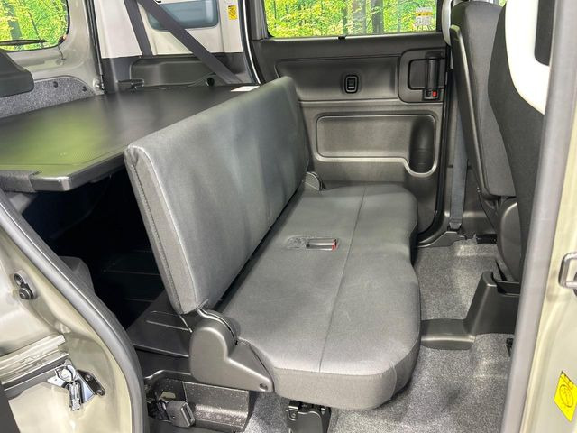 ���i���ȃI���W�i���t���A�}�b�g���I�v�V�����ɂĂ��p�ӂ��Ă���܂��B���D���ȃf�U�C����J���[�����Ԃɍ��킹�đI��ł����������Ƃ��ł��܂���