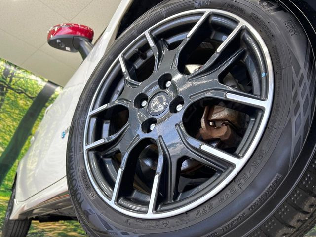 �y�O���[�h��p����16�C���`�A���~�z�C�[���z�f�U�C�����̍��������A���~�z�C�[���𑕒����Ă���܂��B�e��ЊO�A���~�z�C�[����A�X�^�b�h���X�^�C�����戵�����Ă���܂��B���񂲑��k����������