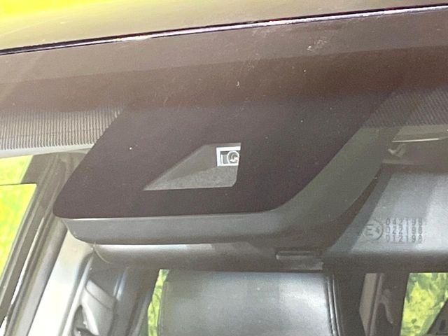 【トヨタセーフティセンス】走行中に前方の車両等を認識し、衝突しそうな時は警報とブレーキで衝突回避と被害軽減をアシスト。より安全にドライブをお楽しみいただけます。