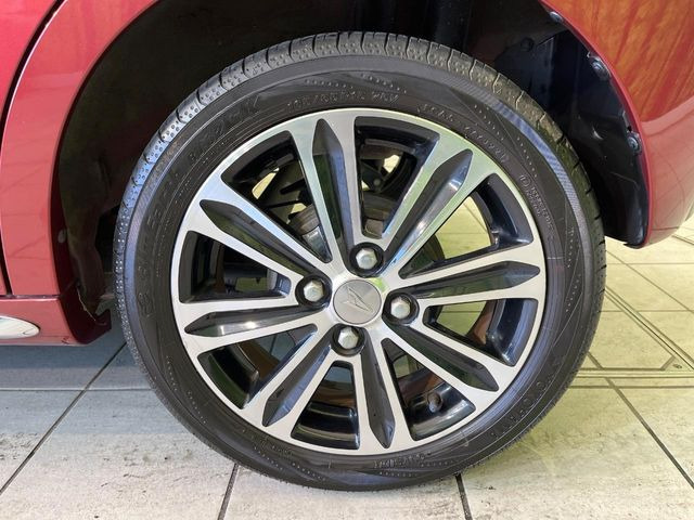 �y����15�C���`�A���~�z�C�[���z�O�ςɃ}�b�`���������A���~�z�C�[���𑕒����Ă���܂��B�e��ЊO�A���~�z�C�[����A�X�^�b�h���X�^�C�����戵�����Ă���܂��B���񂲑��k����������