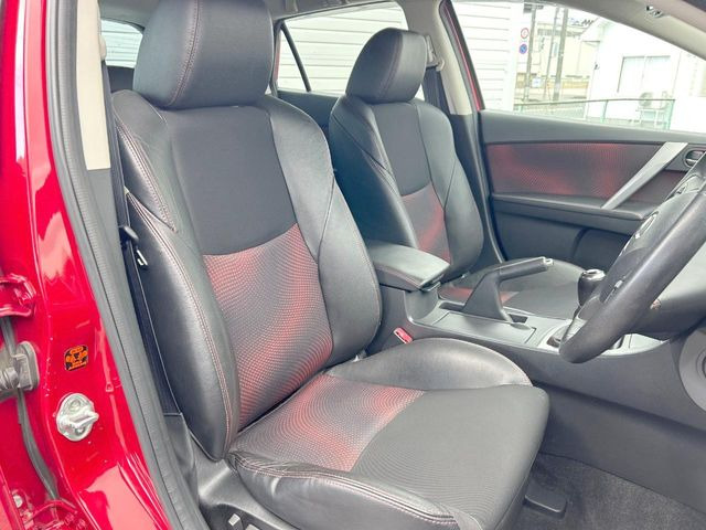 �^�]�Ȃ܂��ɂ͏\���ȃX�y�[�X������A�啿�ȕ��ł��������^�]���Ă�����������ł��B