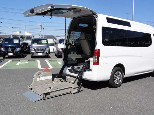 キャラバン2.5 チェアキャブ 車いす1+1名仕様