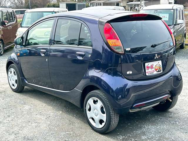 ���X�ł͌y�����Ԃ��畁�ʎԂ܂ŕ��L���I�[�����[�J�[�̎Ԏ�E�F�E�O���[�h��L�x�ɑ����Ă���܂��B