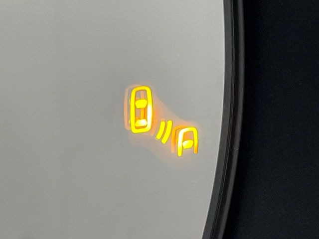 �y�u���C���h�X�|�b�g���j�^�[�z���s���A�h�A�~���[�̎��p�ɂȂ�₷���ӏ��Ɍ㑱�Ԃ��ڋ߂���ƃT�C�h�~���[�t�߂Ɍx����\���A�h���C�o�[�ɒ��ӊ��N�����Ă���܂��B