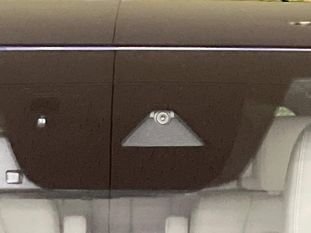 �yi-ACTIVESENSE�z���s���ɑO���̎ԗ�����F�����A�Փ˂������Ȏ��͌x��ƃu���[�L�ŏՓˉ���Ɣ�Q�y�����A�V�X�g�B�����S�Ƀh���C�u�����y���݂��������܂��B