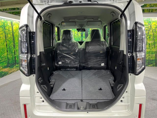 ���i�̂���������ʋ΁A���}���ɏ\���ȉ׎��X�y�[�X���m�ۂ��Ă���܂��B�Z�J���h�V�[�g��|���ƁA�傫�ȉו��̐ύڂ��\�ł���