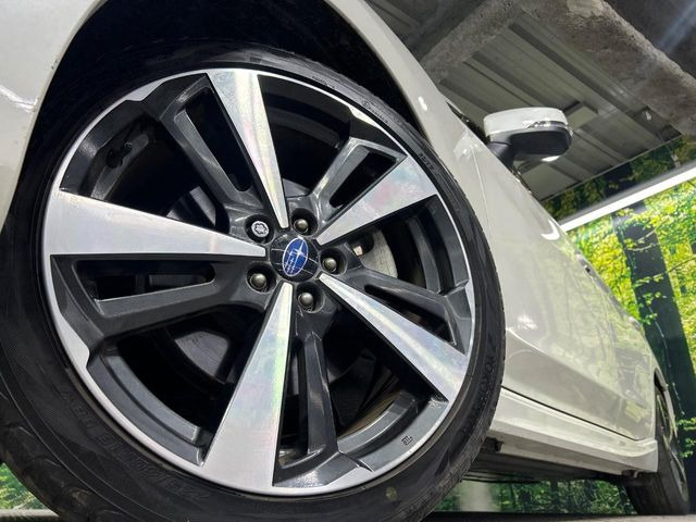 �y����18�C���`�A���~�z�C�[���z�O�ςɃ}�b�`���������A���~�z�C�[���𑕒����Ă���܂��B�e��ЊO�A���~�z�C�[����A�X�^�b�h���X�^�C�����戵�����Ă���܂��B���񂲑��k����������