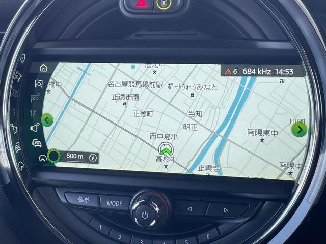 �������i�r:��̊��̂���i�r�́A����������ԓ������o���Ă���܂��B�I�[�f�B�I�@�\���[�����Ă���܂��̂ŁA�^�]�����y���߂܂���