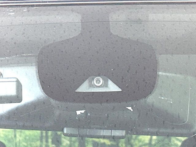 �y�C���e���W�F���g�G�}�[�W�F���V�[�u���[�L�z�t�����g�J�����őO���̎ԗ�����s�҂����m�B�Փ˂������Ȏ��͏Փ˔�Q�y���u���[�L���쓮�A�Փˉ�����T�|�[�g�B�����S�Ƀh���C�u�����y���݂��������܂��B