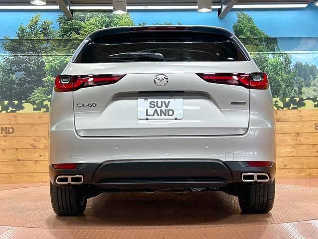 安心の最長10年・走行無制限保証(有償)をご用意。保証内容も充実はもちろん、無料点検&オイル交換や、年中無休の全国・24時間ロードサービスも付帯されておりますのでご安心下さい。