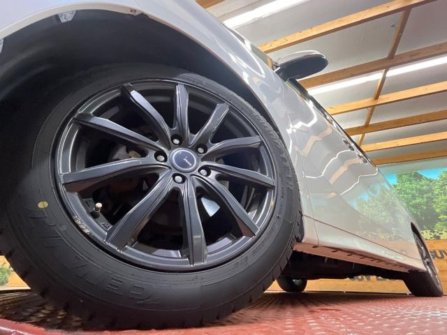 �y18�C���`�A���~�z�C�[���z�O�ςɃ}�b�`�����A���~�z�C�[���𑕒����Ă���܂��B�e��A���~�z�C�[����A�X�^�b�h���X�^�C�����戵�����Ă���܂��B���񂲑��k����������