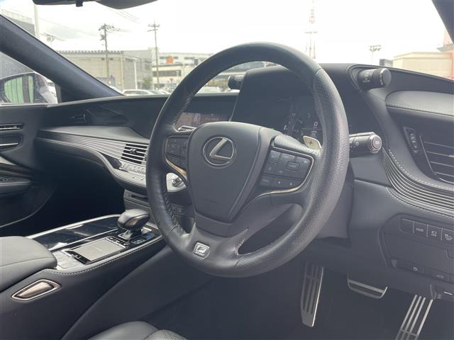 LS500h Fスポーツ 4WD