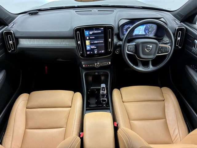 XC40B4 AWD インスクリプション 4WD