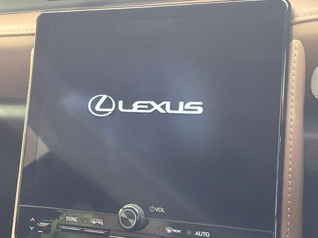 �y9.8�C���` �f�B�X�v���C�I�[�f�B�I�z���ʂ̃f�B�X�v���C��AppleCarPlay��AndroidAuto�����p�\�B�傫�ȉ�ʂŃX�}�z�i�r�A�v���������p���������܂���