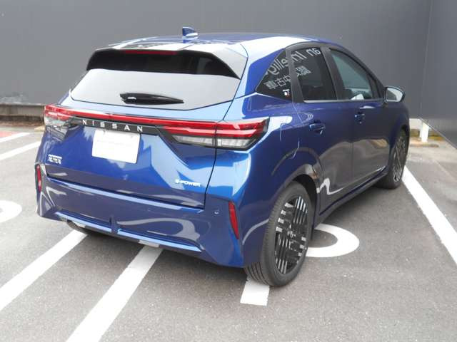 ノートオーラ1.2 G レザーエディション