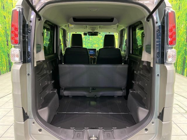 ���i�̂���������ʋ΁A���}���ɏ\���ȉ׎��X�y�[�X���m�ۂ��Ă���܂��B�Z�J���h�V�[�g��|���ƁA�傫�ȉו��̐ύڂ��\�ł���