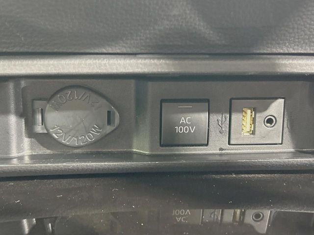 �y�A�N�Z�T���[�R���Z���g�z�L�����v��X�|�[�c�A�A�E�g�h�A�ł̃A�N�e�B�r�e�B�͂������A�ЊQ�E��d�̍ۂɏ����ɂ��Ȃ�AC100V�R���Z���g�𑕔���P�[�^�C��^�u���b�g�A�Q�[���@��̏[�d�ɂ���