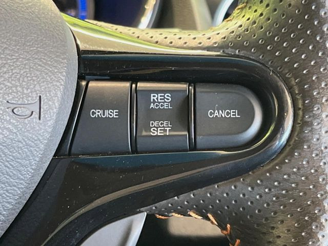 �y�N���[�Y�R���g���[���z�������H�����N���N���s�B�A�N�Z���𗣂��Ă���葬�x�ő��s���ł��A�������^�]���̕��S���y��!�����E�������ȒP�ȃX�C�b�`����Œ����ł��܂��B