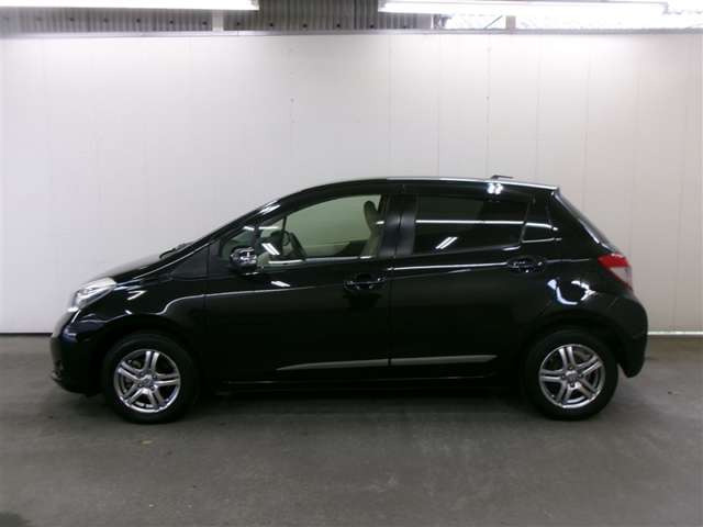 ヴィッツ1.3 F シエル