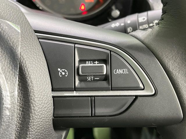 �y�N���[�Y�R���g���[���z�������H�����N���N���s�B�A�N�Z���𗣂��Ă���葬�x�ő��s���ł��A�������^�]���̕��S���y��!�����E�������ȒP�ȃX�C�b�`����Œ����ł��܂��B