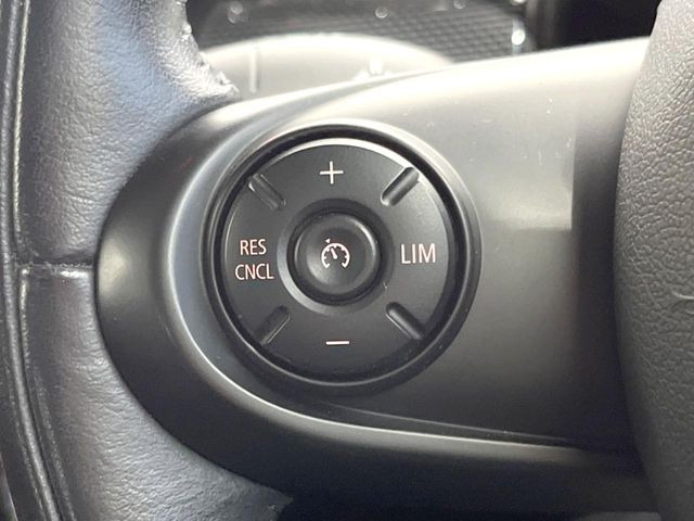 ���I�[�g�N���[�Y�R���g���[��:�������H�⎩���Ԑ�p���H���ɂāA�葬���q���\�ƂȂ�֗��ȋ@�\�ł��B�������ړ��̍ۂł����ɂ����֗��ɂ��g�����������܂���