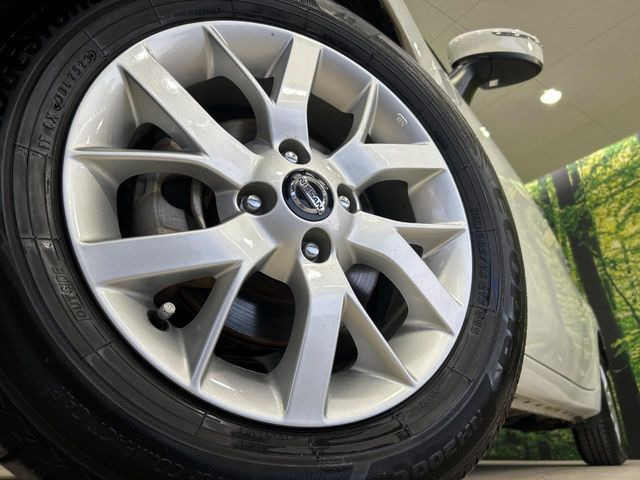 �y����15�C���`�A���~�z�C�[���z�O�ςɃ}�b�`���������A���~�z�C�[���𑕒����Ă���܂��B�e��ЊO�A���~�z�C�[����A�X�^�b�h���X�^�C�����戵�����Ă���܂��B���񂲑��k����������