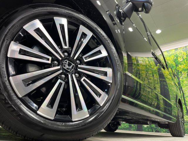 �y����17�C���`�A���~�z�C�[���z�O�ςɃ}�b�`���������A���~�z�C�[���𑕒����Ă���܂��B�e��ЊO�A���~�z�C�[����A�X�^�b�h���X�^�C�����戵�����Ă���܂��B���񂲑��k����������