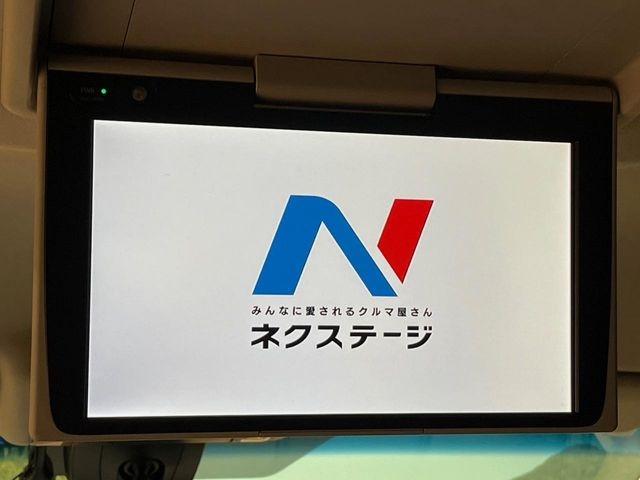【フリップダウンモニター】大画面モニターで後席でもエンタメをお楽しみいただけます。小さなお子様にも大人気の装備です♪