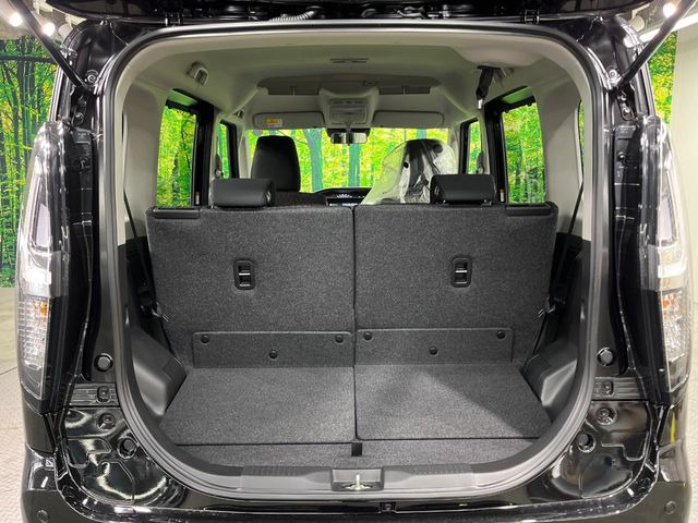 ���i�̂���������ʋ΁A���}���ɏ\���ȉ׎��X�y�[�X���m�ۂ��Ă���܂��B�Z�J���h�V�[�g��|���ƁA�傫�ȉו��̐ύڂ��\�ł���