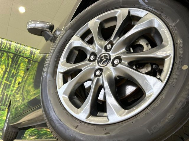 �y����15�C���`�A���~�z�C�[���z�O�ςɃ}�b�`���������A���~�z�C�[���𑕒����Ă���܂��B�e��ЊO�A���~�z�C�[����A�X�^�b�h���X�^�C�����戵�����Ă���܂��B���񂲑��k����������