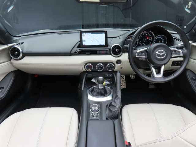 ロードスター1.5 S レザーパッケージ ホワイトセレクション