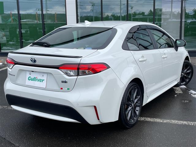 カローラ1.8 ハイブリッド W×B